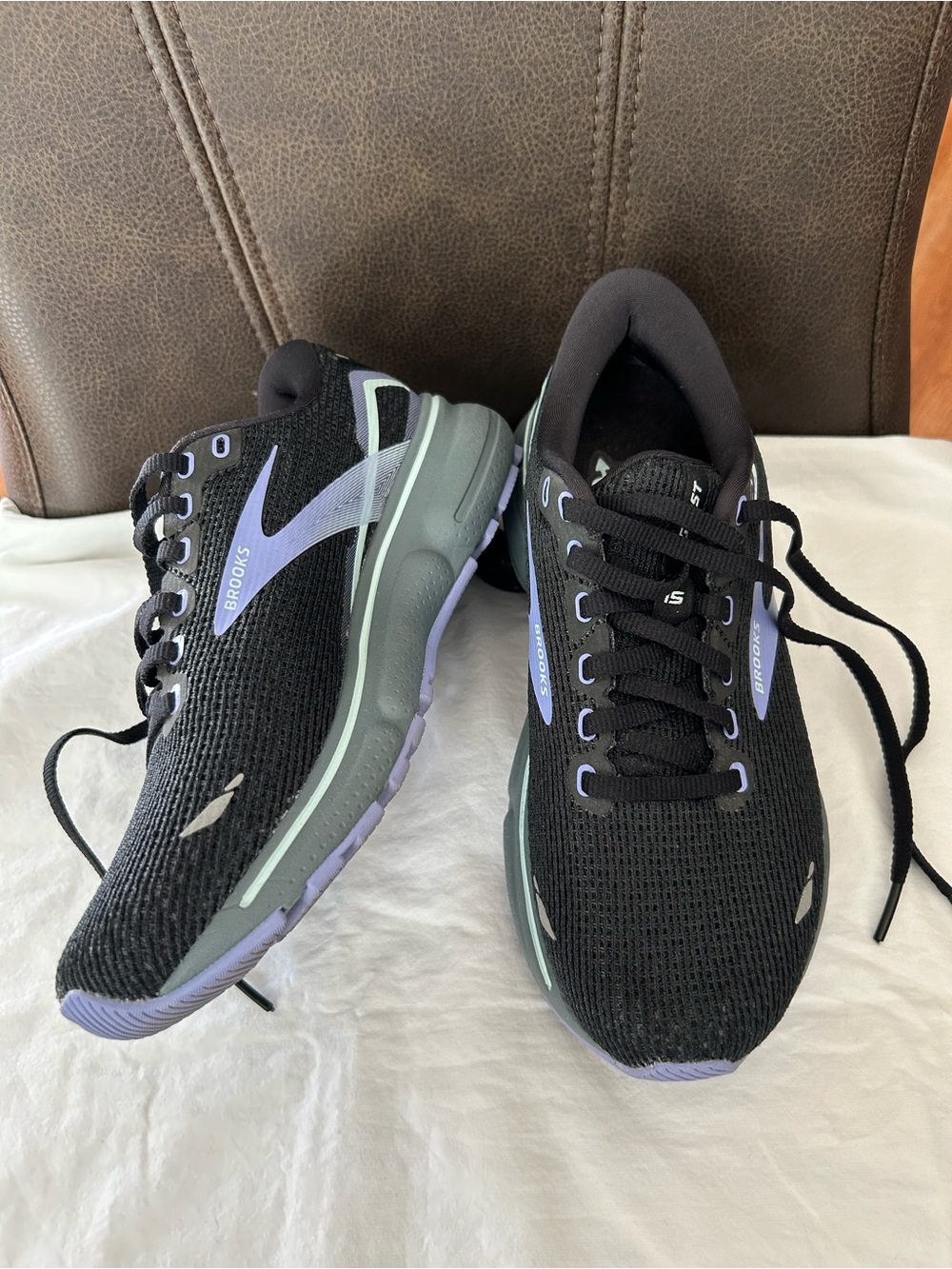 Brooks Ghost 15 Womens Sneakers - Black/Lavender